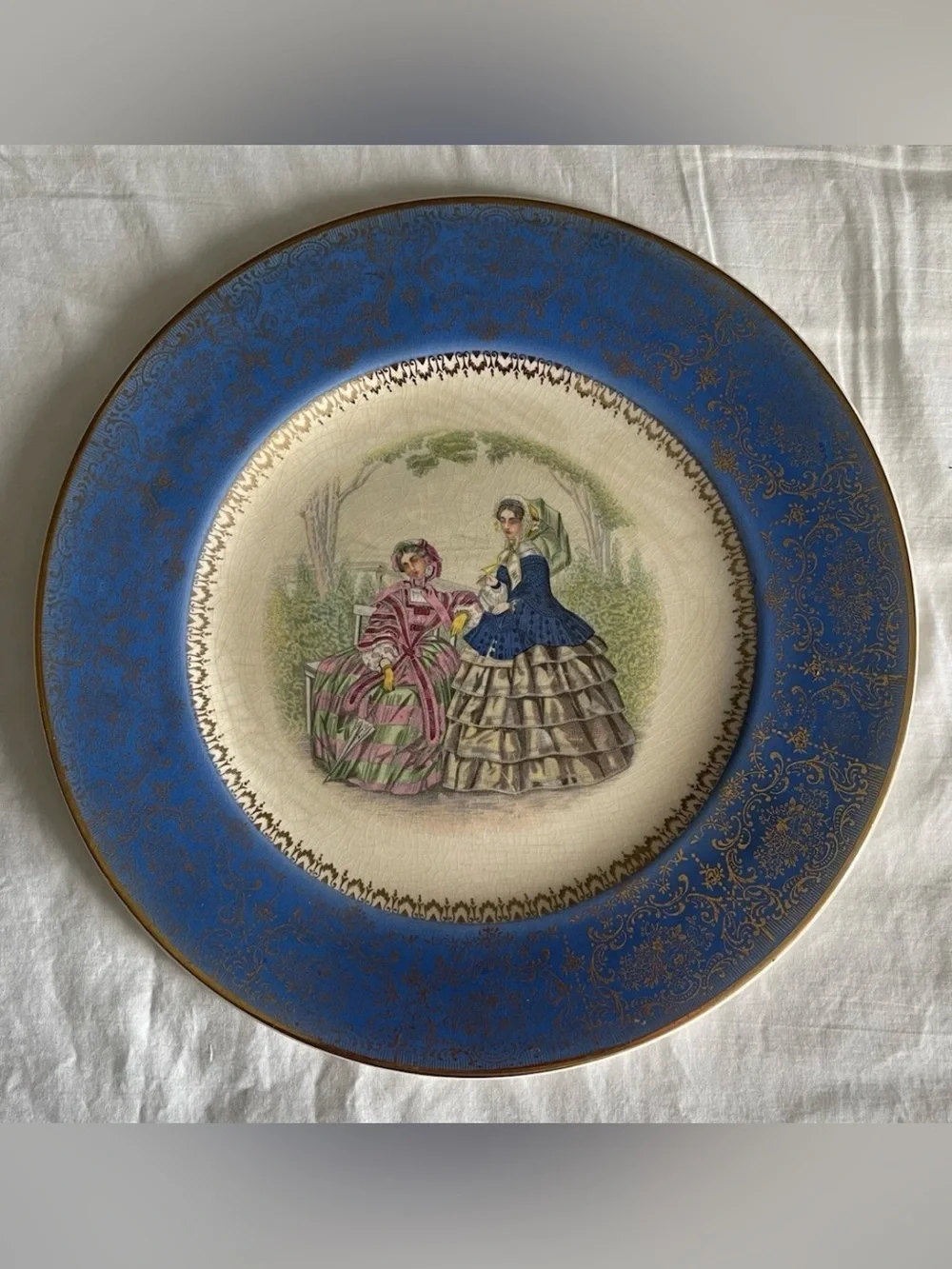 VINTAGE CENTURY BY SALEM 23 KARAT FILIGREE GOLD TRIM 11” BLUE DINNER PLATE DECOR